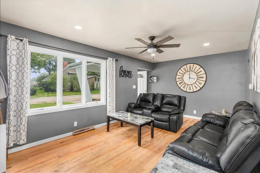 110 N 10th Avenue, Winterset, IA 50273 - #3