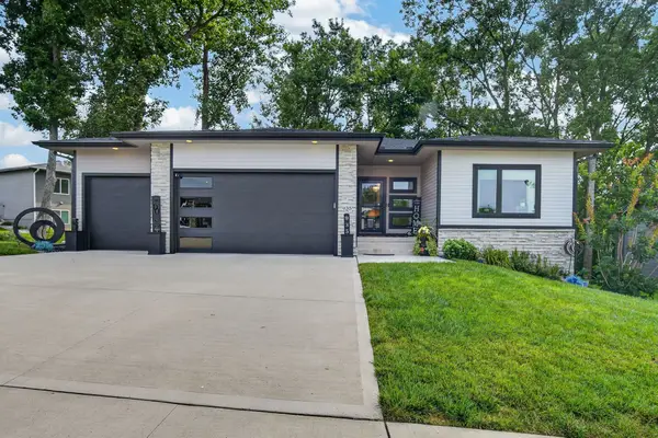 935 Arbor Woods Drive, Pleasant Hill, IA 50327