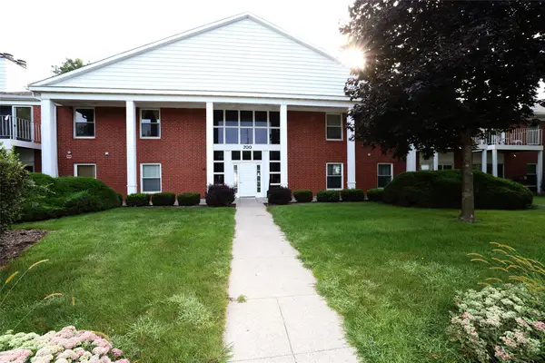700 S Dakota Avenue #112, Ames, IA 50014