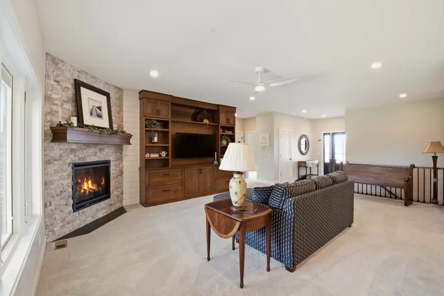 2960 Bos Ridge Road, Pella, IA 50219 - #3