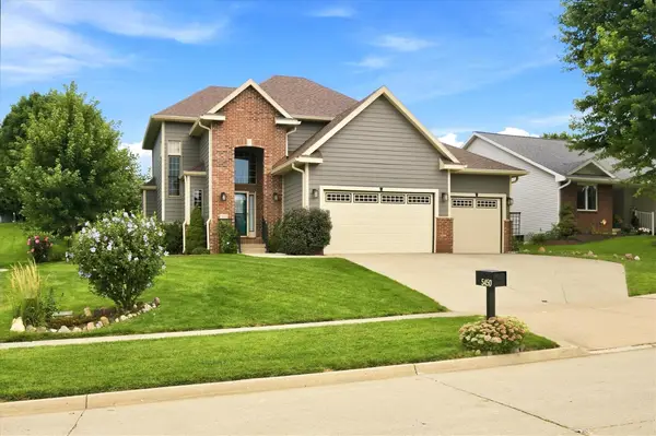5450 Greenwood Avenue, Pleasant Hill, IA 50327