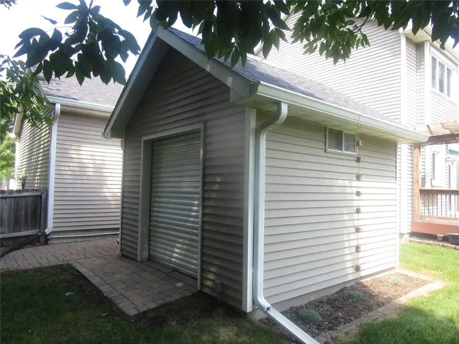 13328 Rocklyn Drive, Urbandale, IA 50323 - #3