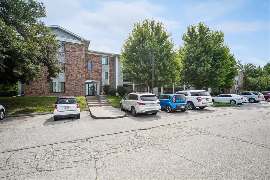 4821 86th Street #10, Urbandale, IA 50322 - #3