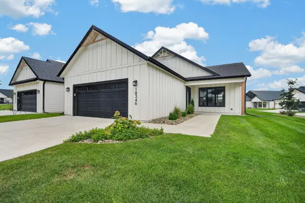 18346 Dooley Drive, Clive, IA 50325
