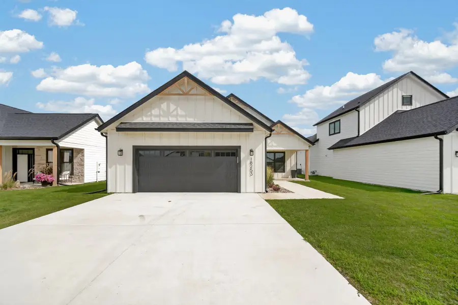 18253 Dooley Drive, Clive, IA 50325 - #2
