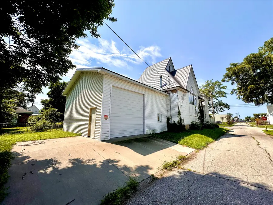 213 N 1st Street, Knoxville, IA 50138 - #3