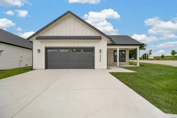 18322 Dooley Drive, Clive, IA 50325