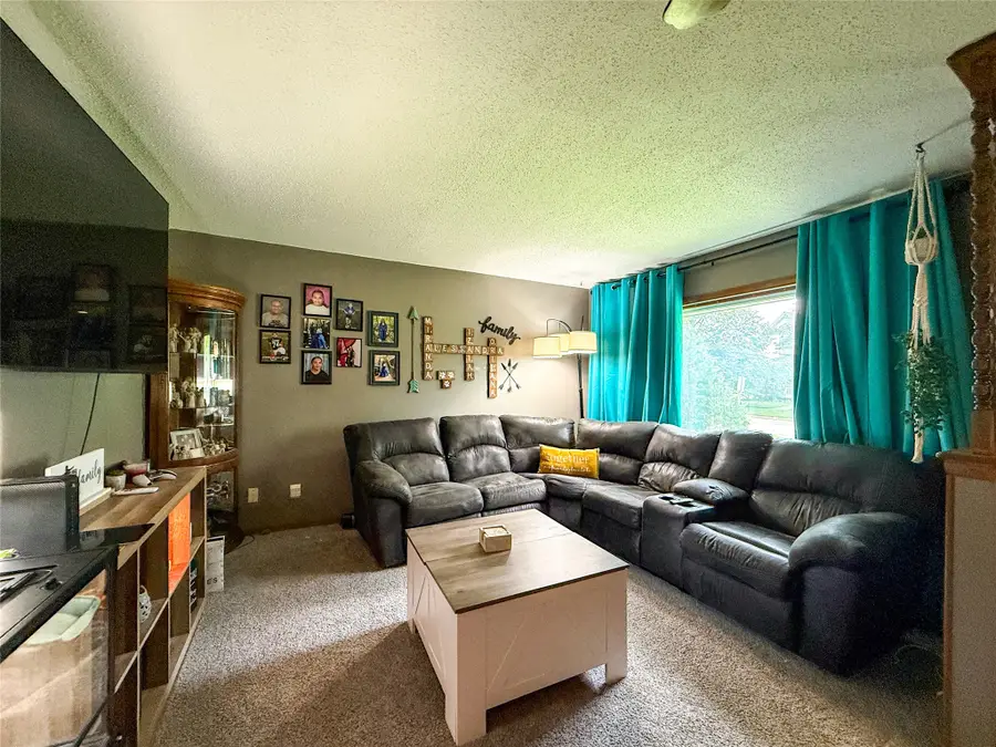 332 W Mamie Eisenhower Avenue, Boone, IA 50036 - #2