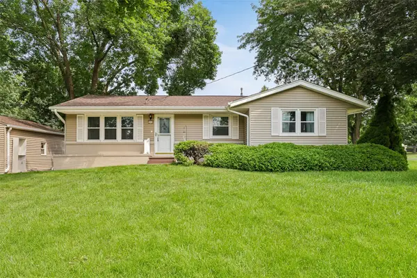 3918 E Douglas Avenue, Des Moines, IA 50317