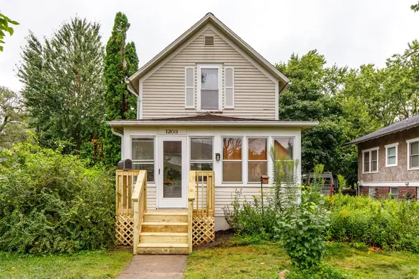 1203 Burnett Avenue, Ames, IA 50010