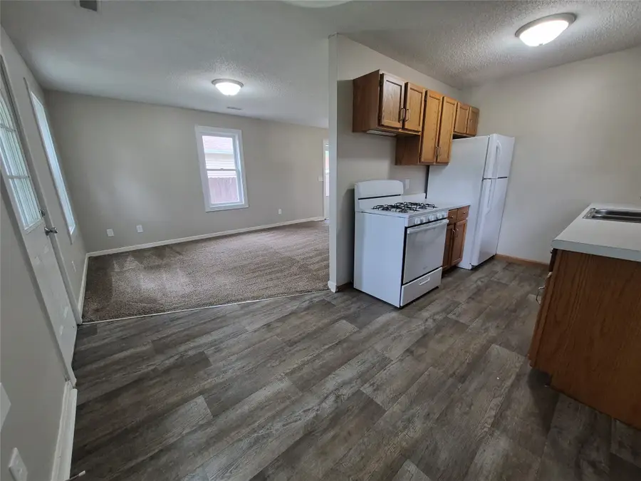 1321 E 27th Street, Des Moines, IA 50317 - #3