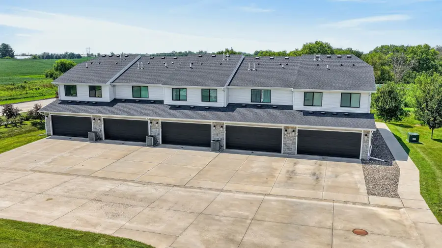 2781 SE Osier Avenue, West Des Moines, IA 50265 - #2