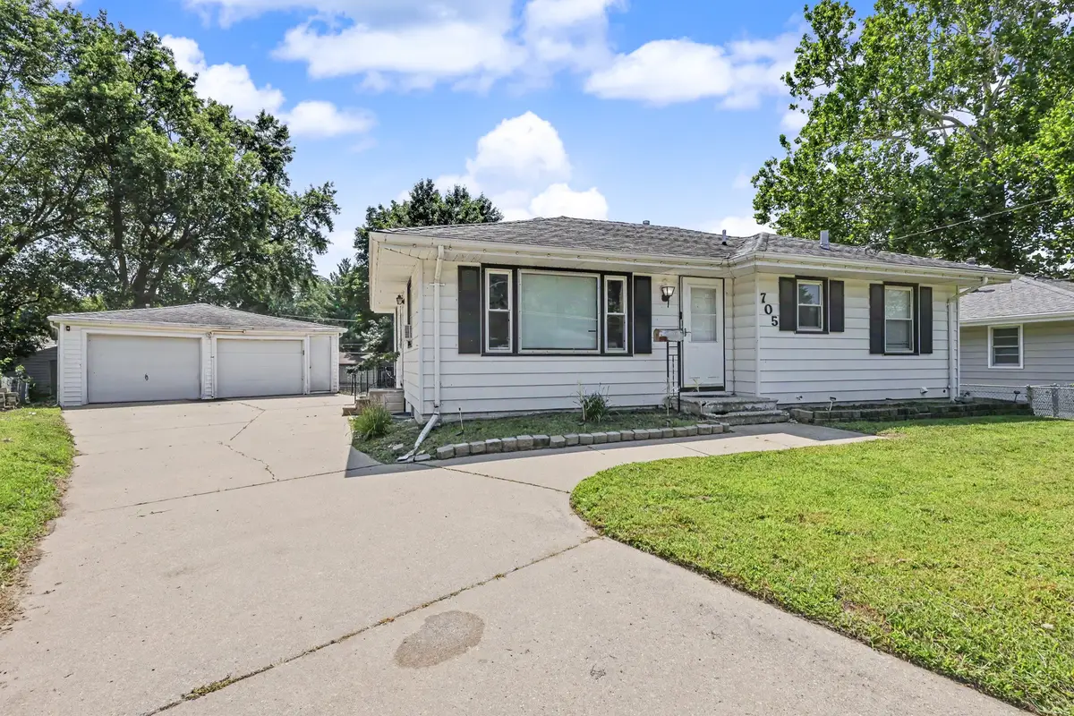 705 Hoffman Avenue, Des Moines, IA 50316 - #1