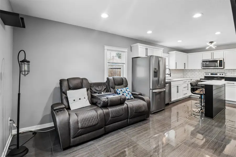 4008 SW 7th Street, Des Moines, IA 50315 - #3