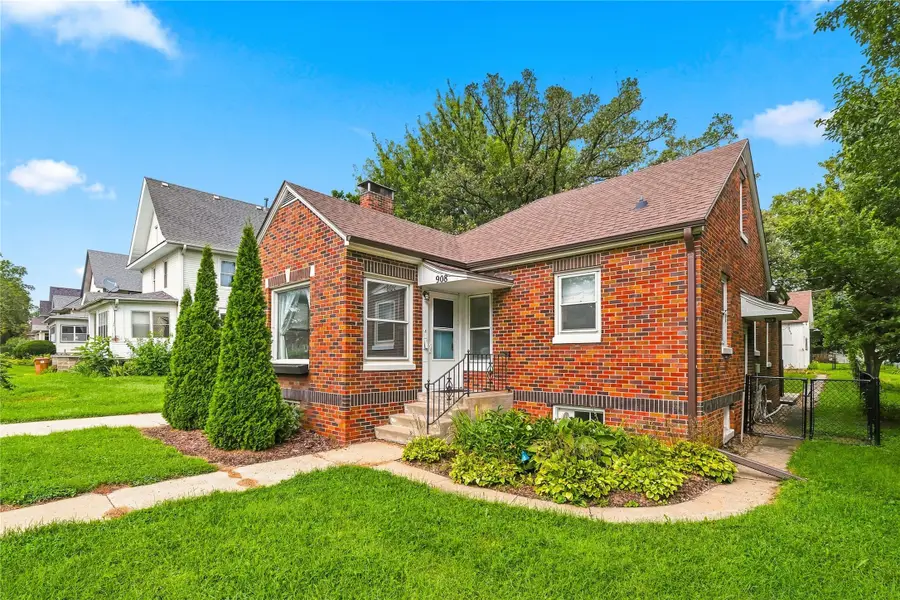 908 Elm Street, Grinnell, IA 50112 - #2