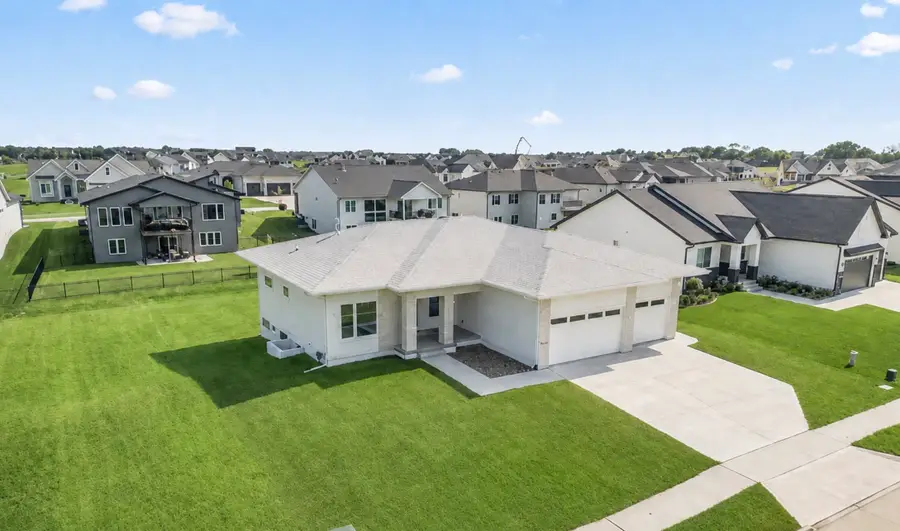 17212 Springbrook Trail, Urbandale, IA 50263 - #3