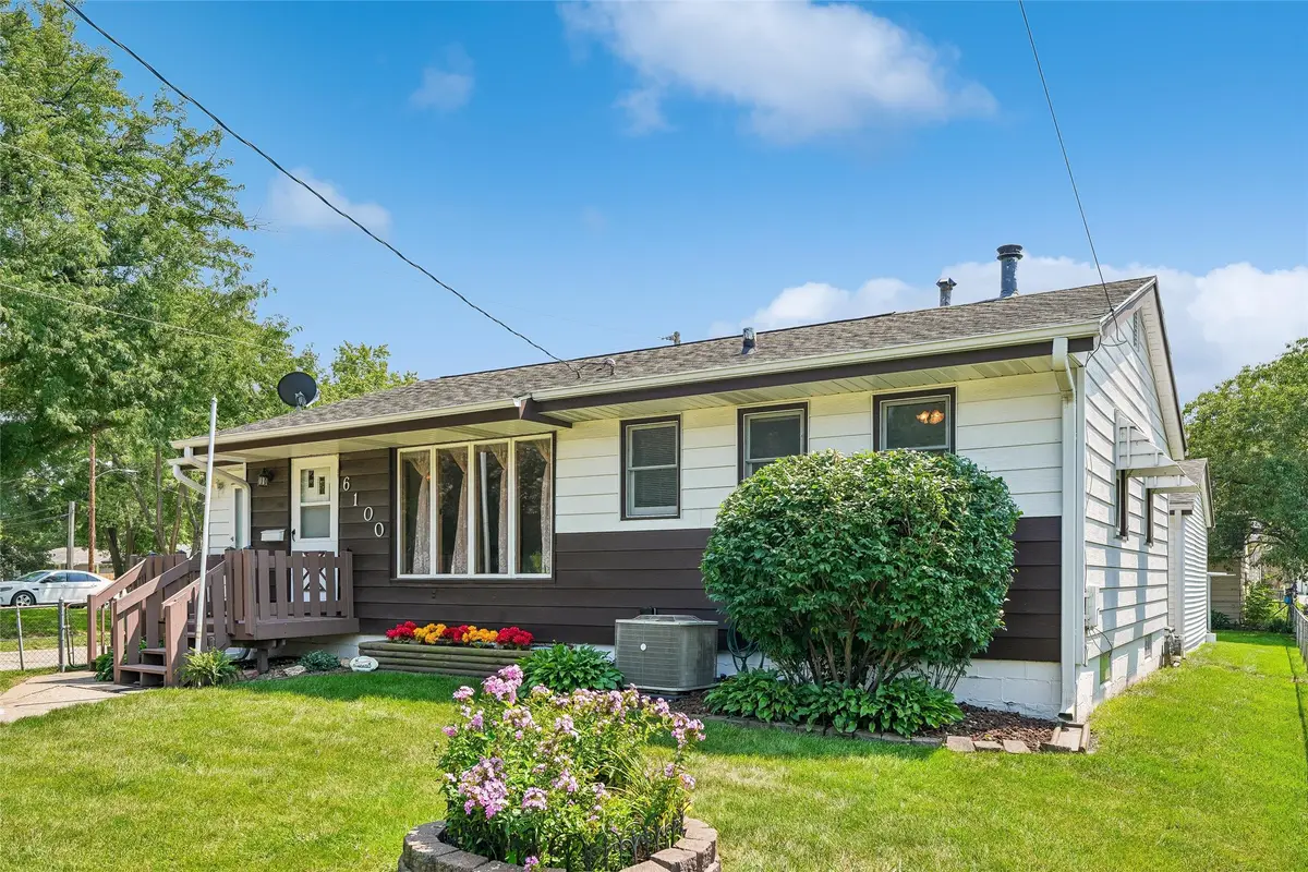 6100 Gordon Avenue, Des Moines, IA 50312 - #1
