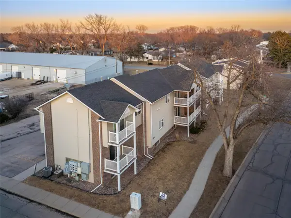 215 Jewel Drive, Ames, IA 50010