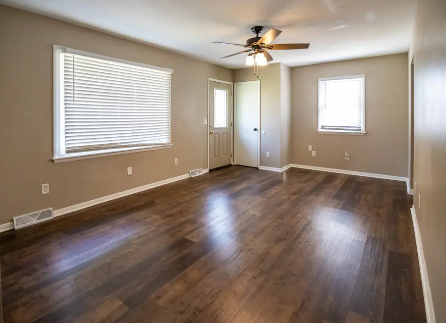 2820 Oxford Street, Des Moines, IA 50313 - #3