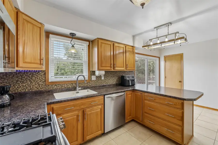 4415 Parklawn Drive, Des Moines, IA 50321 - #3