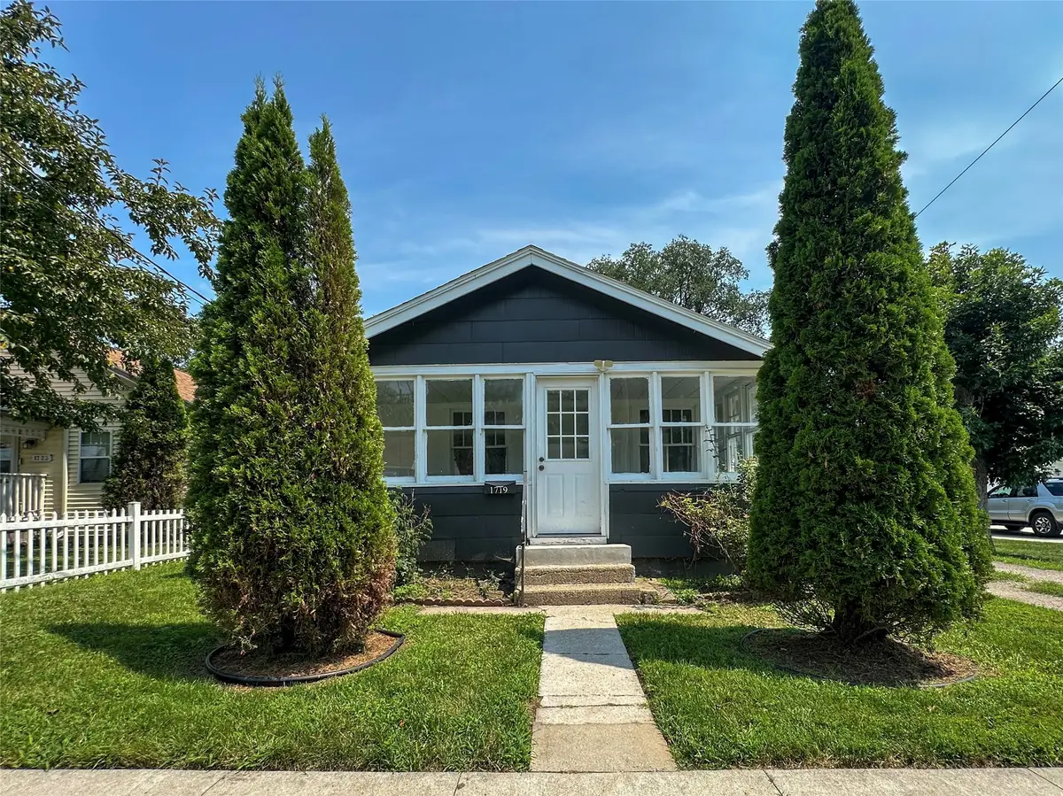 1719 E 24th Street, Des Moines, IA 50317 - #1