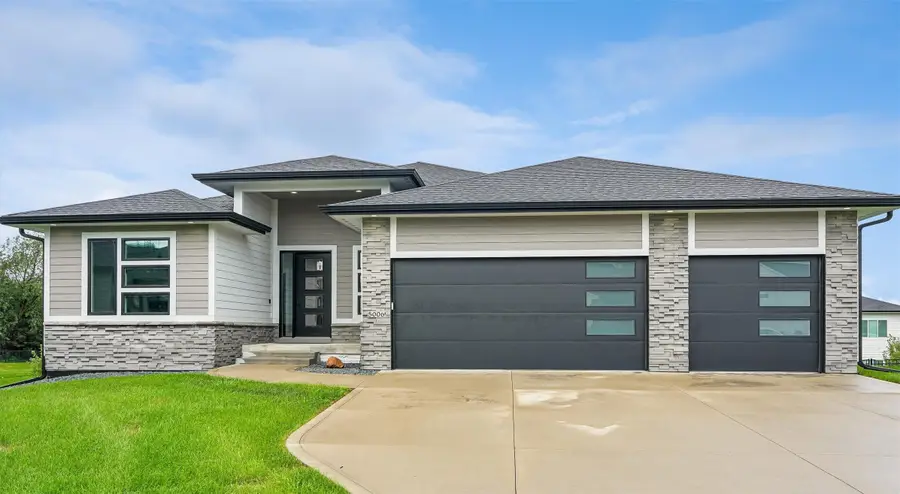 5006 148th Circle, Urbandale, IA 50323 - #2