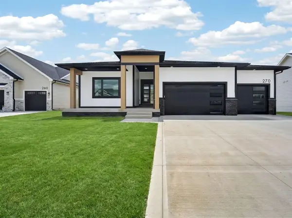 270 NW Copperleaf Court, Waukee, IA 50263