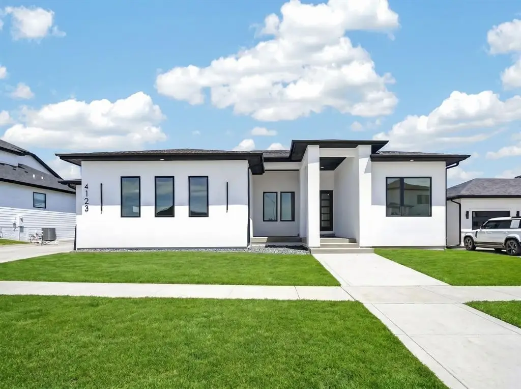 4123 Westgate Parkway, Clive, IA 50325 - #1