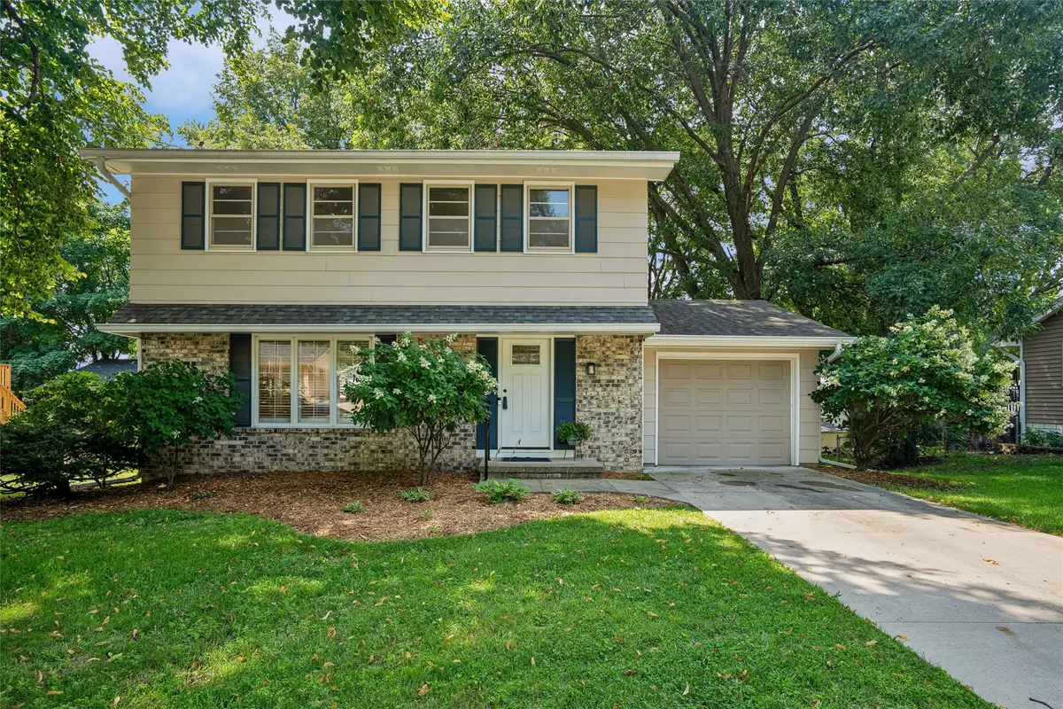 8666 Sunny Hill Drive, Clive, IA 50325 - #1