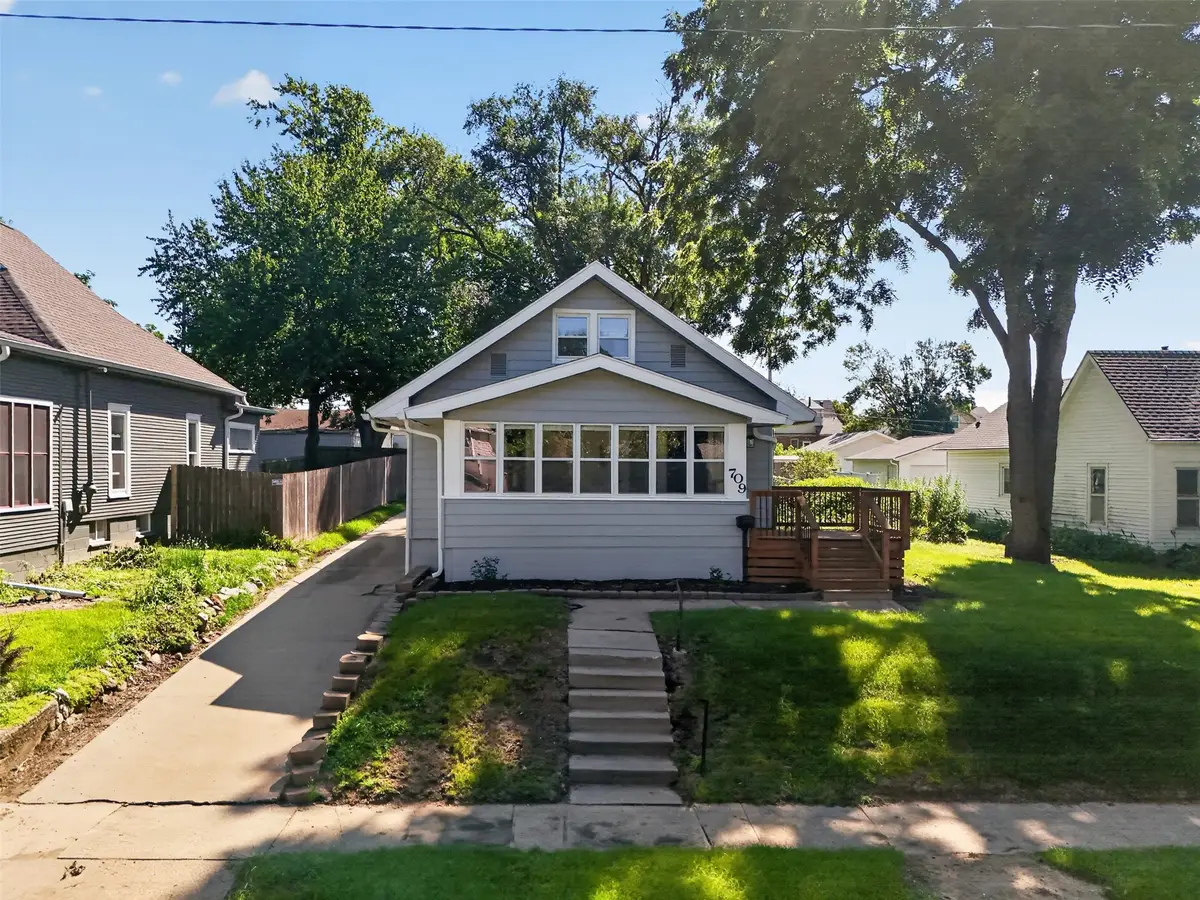 709 Ninth Street, West Des Moines, IA 50265 - #1