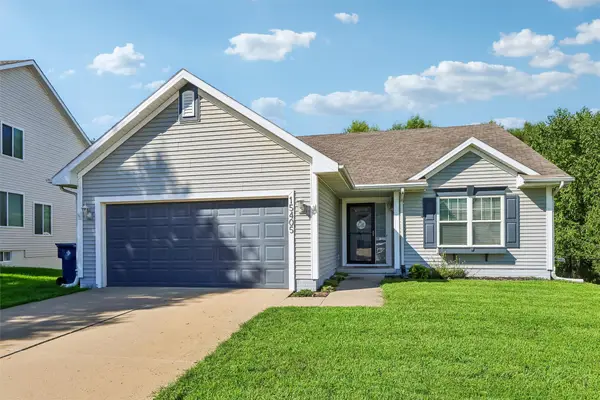 15405 Aurora Avenue, Urbandale, IA 50323