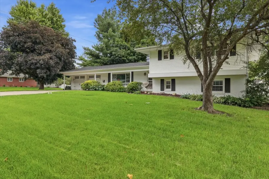 1203 S 14th Avenue W, Newton, IA 50208 - #2