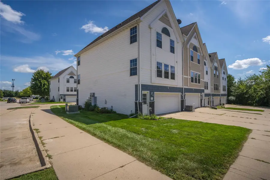 1151 SE Village View Lane, Ankeny, IA 50021 - #3