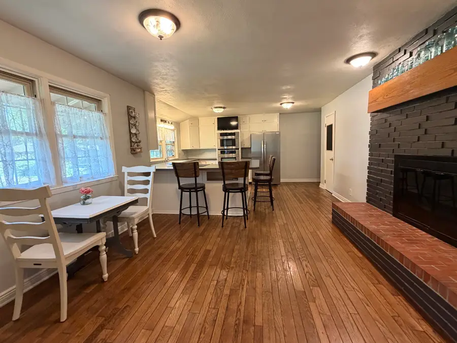1104 S 13th Avenue W, Newton, IA 50208 - #2