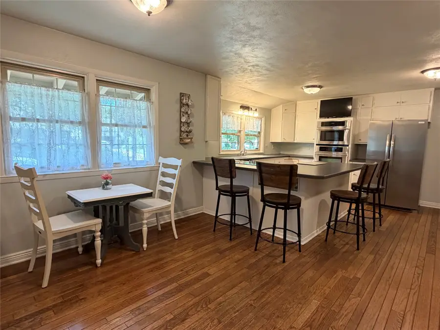 1104 S 13th Avenue W, Newton, IA 50208 - #3