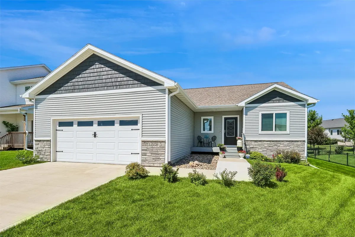 1005 Gray Avenue, Waukee, IA 50263 - #1