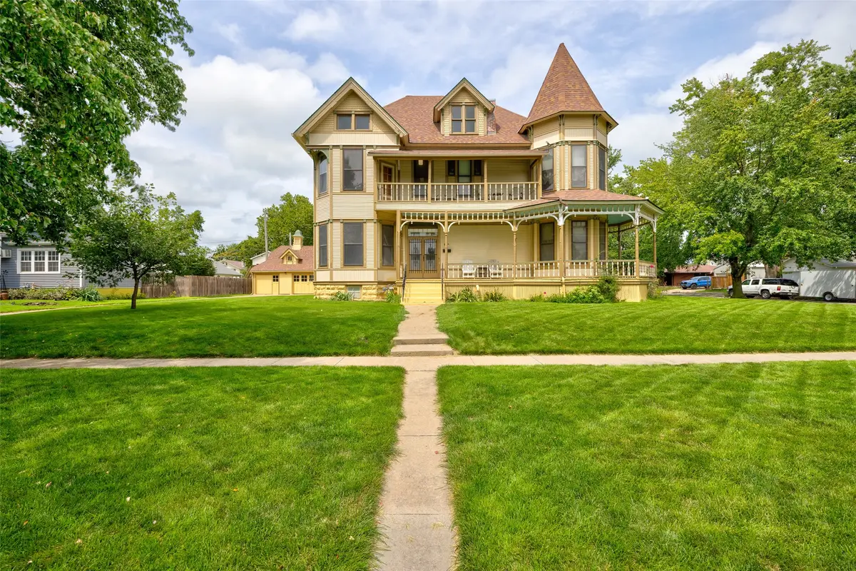 505 W Main Street, Knoxville, IA 50138 - #1