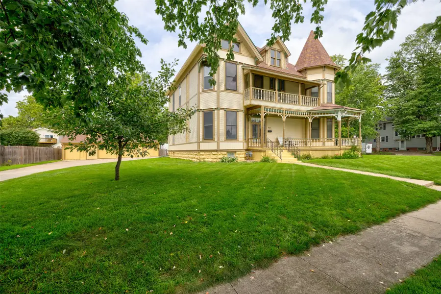 505 W Main Street, Knoxville, IA 50138 - #3
