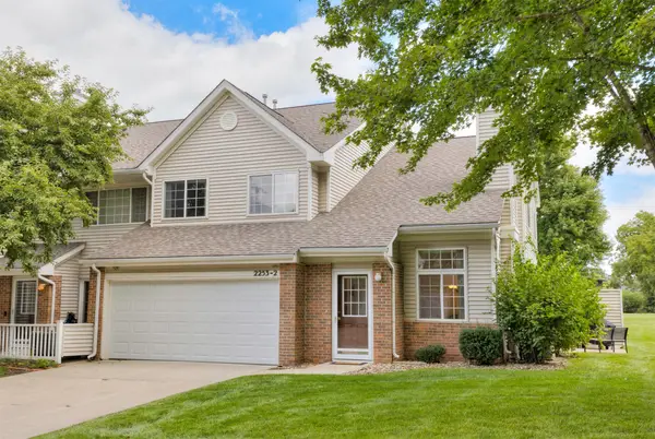 2253 Grand Avenue #2, West Des Moines, IA 50265
