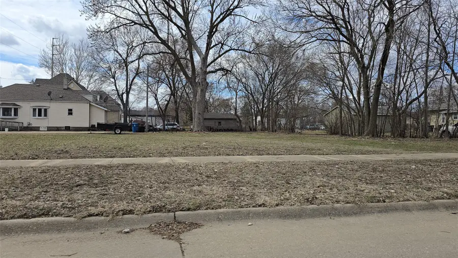 232 Webster Street, Waterloo, IA 50703 - #2