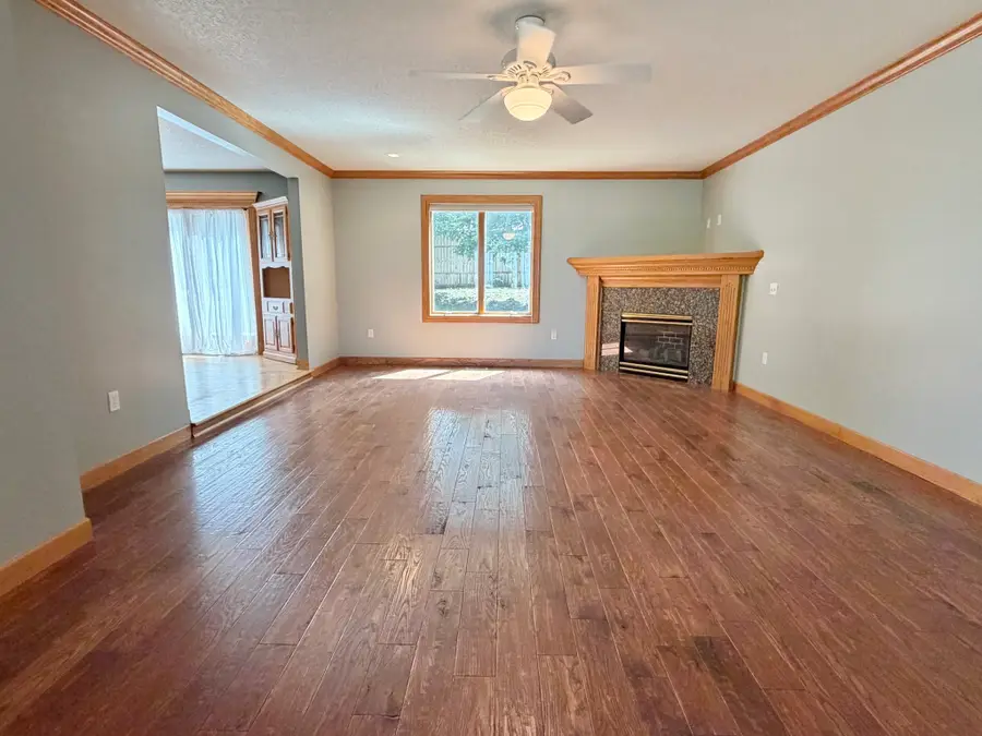 501 E 26th Street N, Newton, IA 50208 - #2