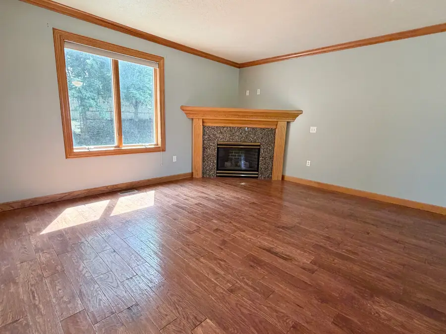 501 E 26th Street N, Newton, IA 50208 - #3
