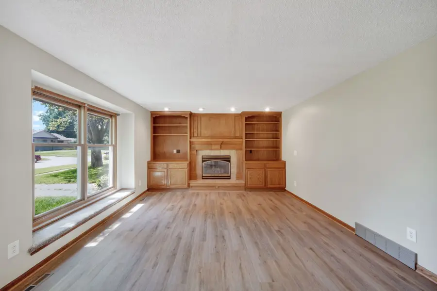 414 NE 9th Street, Ankeny, IA 50021 - #2