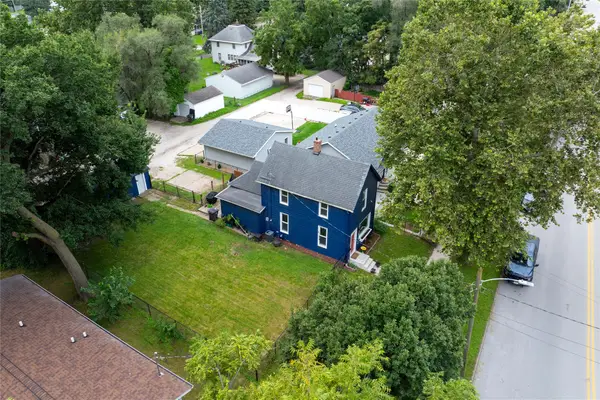 1913 E Walnut Street, Des Moines, IA 50316