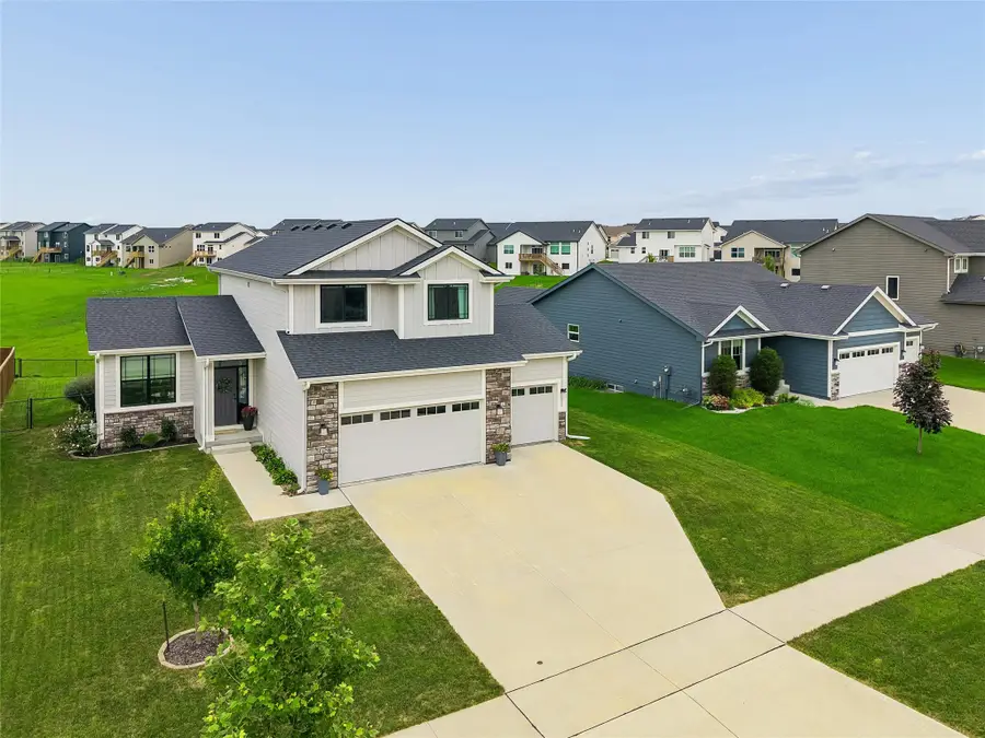 415 SE Esker Ridge Drive, Waukee, IA 50263 - #2