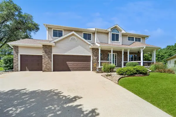 7798 Caldwell Circle, Johnston, IA 50131