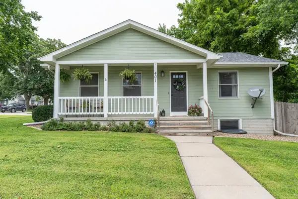401 E Benton Street, Winterset, IA 50273