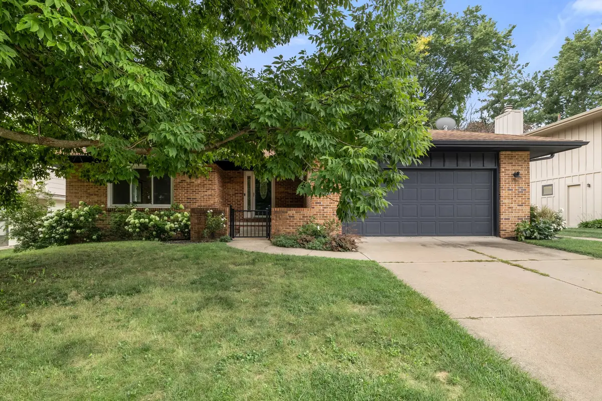 9604 Valdez Drive, Urbandale, IA 50322 - #1