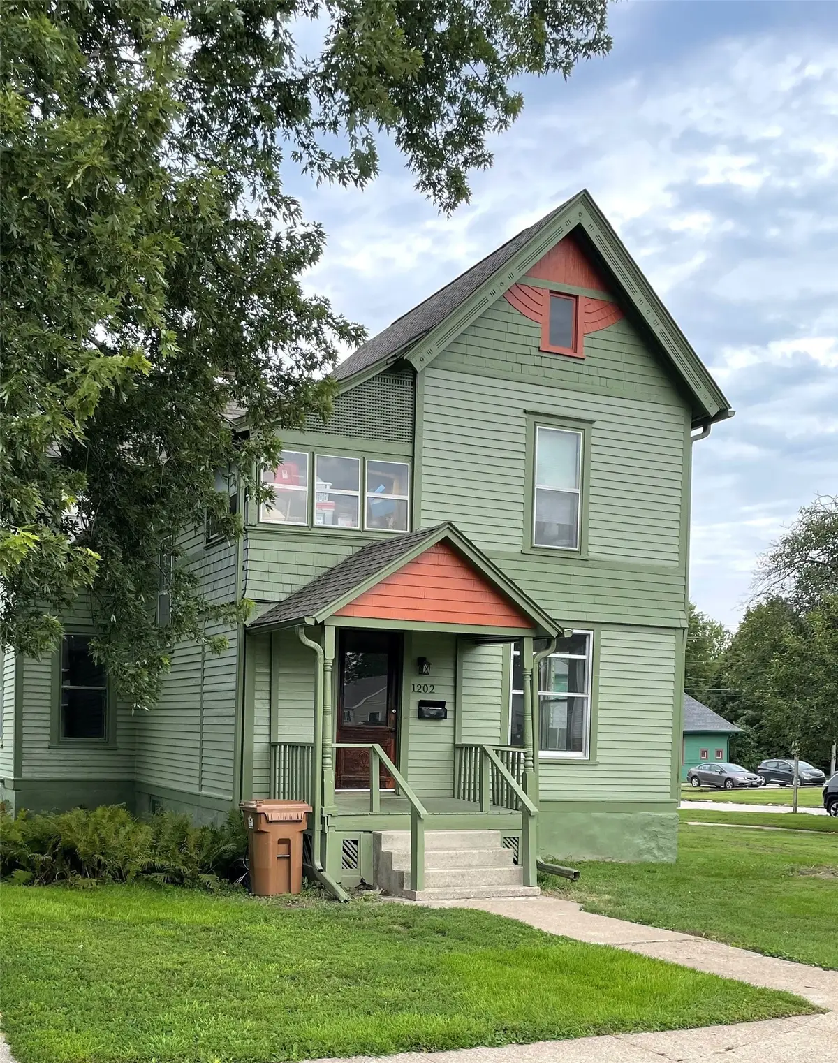 1202 Main Street, Grinnell, IA 50112 - #1