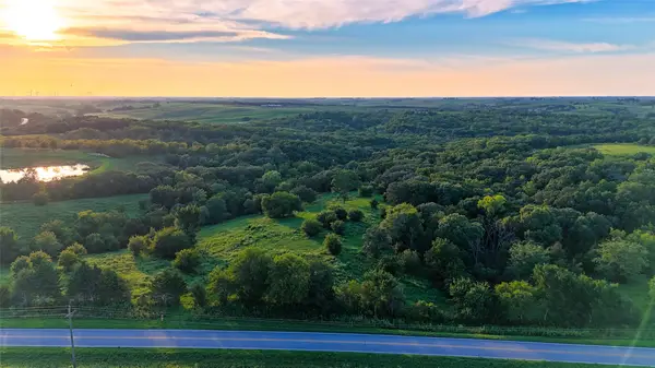 000 Clark Tower Road, Winterset, IA 50273